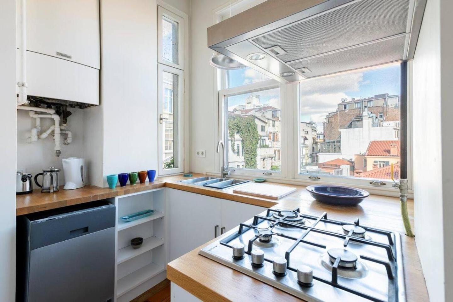 Daire Bright Charming 1-bed Home-heart Of Taksim! #365